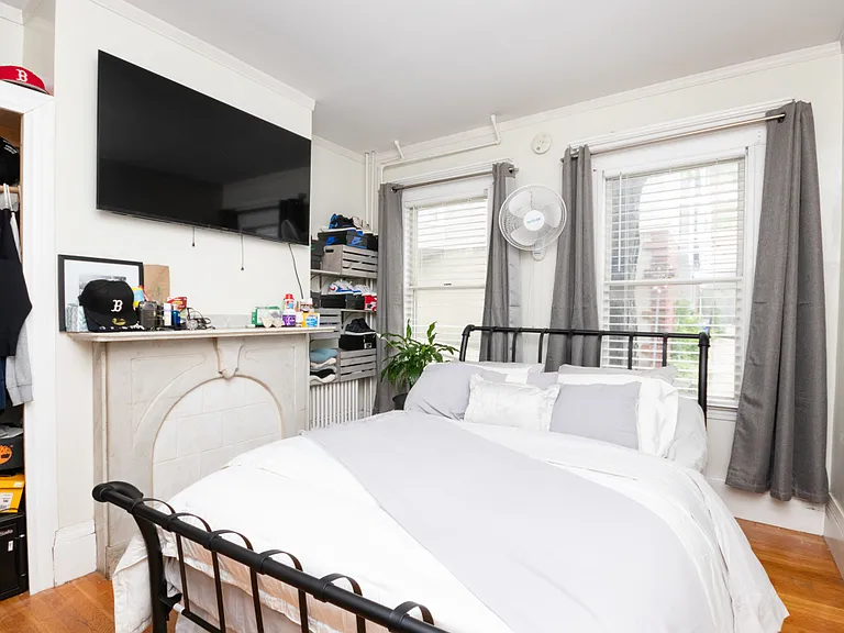 42 Auburn St #1 — Photo 2