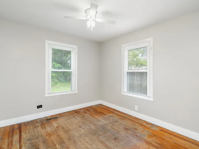 1811 Fleming St — Photo 18