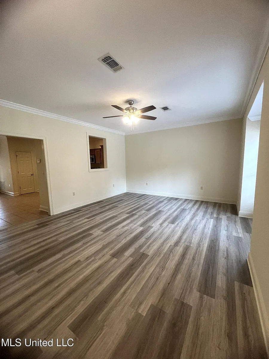 Building Photo - 928 Jefferson Dr