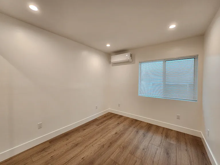 438 Ivy St #B — Photo 11
