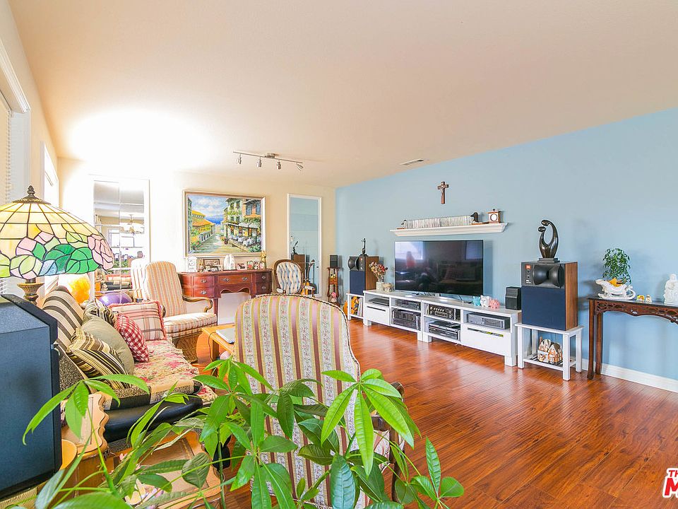 1st image of 1120 W 164th St APT 8