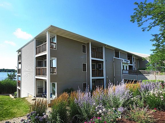 3rd image of 703 Waters Edge Dr APT 108