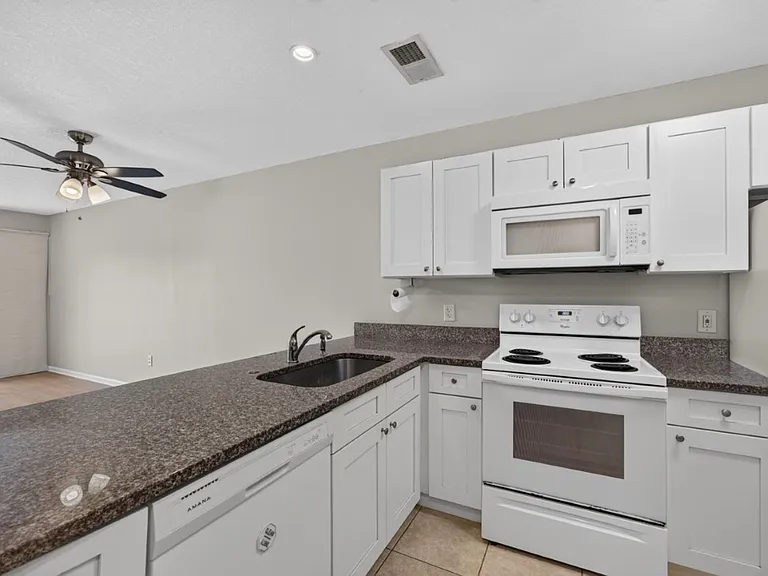 700 W Pope Rd #H61 — Photo 11