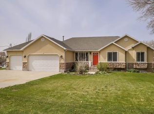 144 S Mountain Rd, Fruit Heights, UT 84037