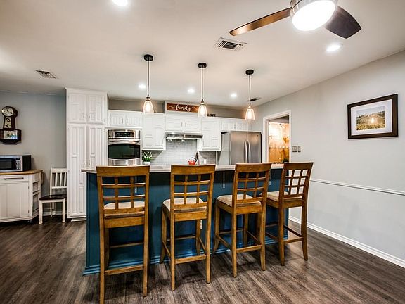 2nd image of 2218 Shannon Ln
