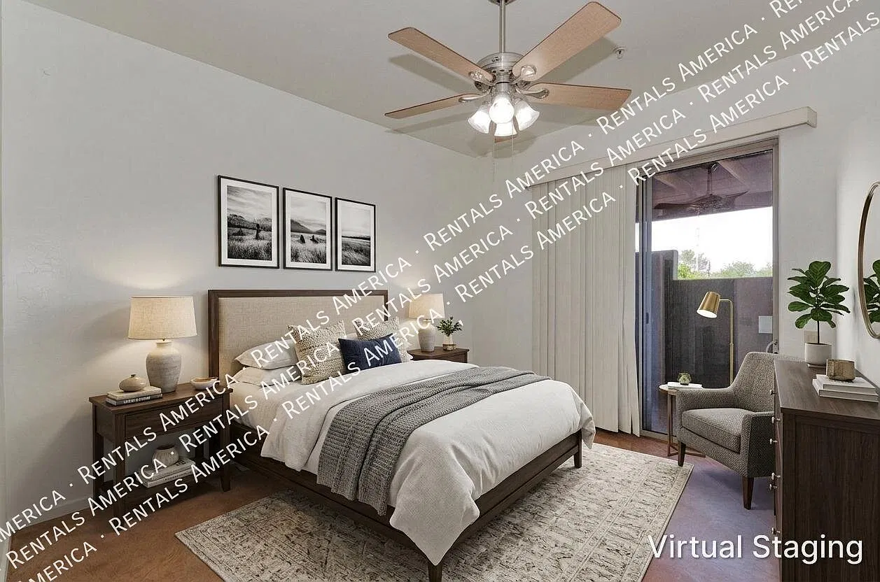 Clean, cute 2 bedroom condo - walk to UA! — Photo 2