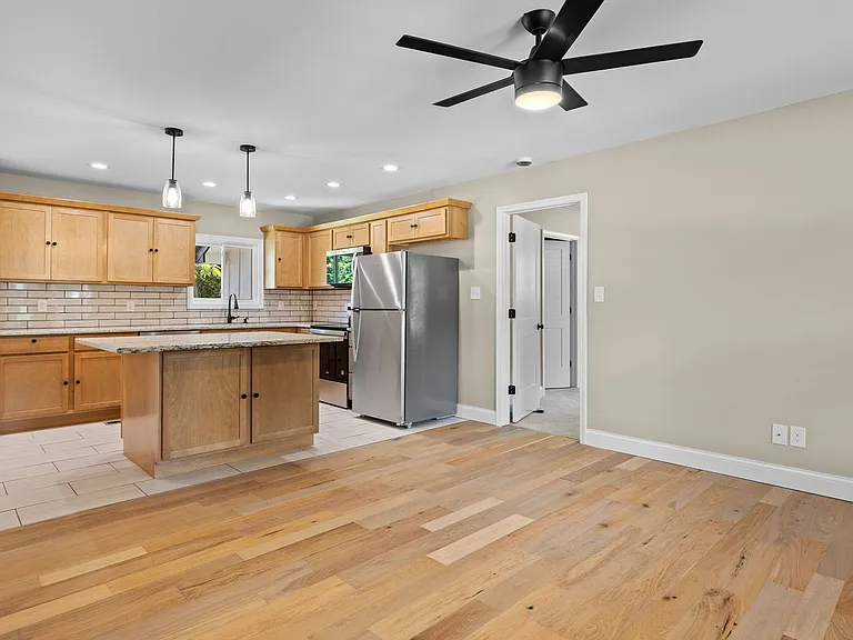 910 Windlau Ct — Photo 6
