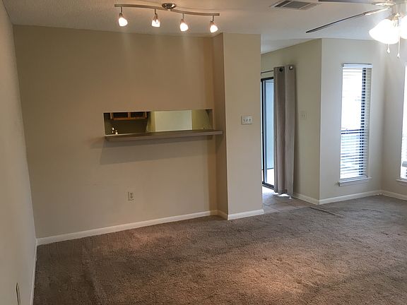 4th image of 10747 Woodland Oaks Dr