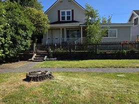 614 E Wright Ave, Tacoma, WA