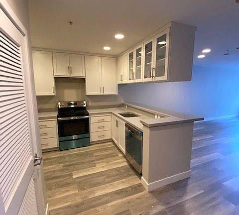 4th image of 660 King St #304