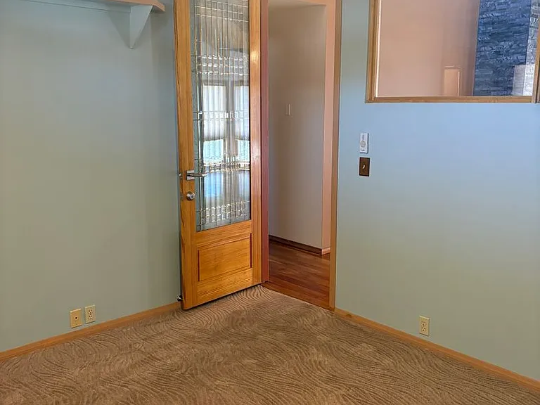 70 Moore Dr — Photo 9
