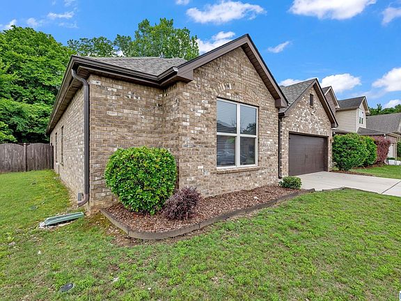 4th image of 208 Creekside Ct
