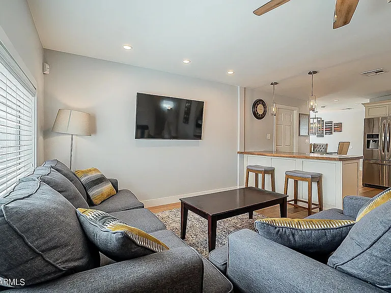2318 N 37th Way — Photo 5
