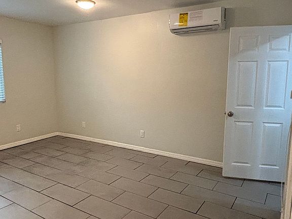 4th image of 4933 1/2 E San Juan St