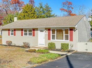78 Bowline St, Beachwood, NJ 08722