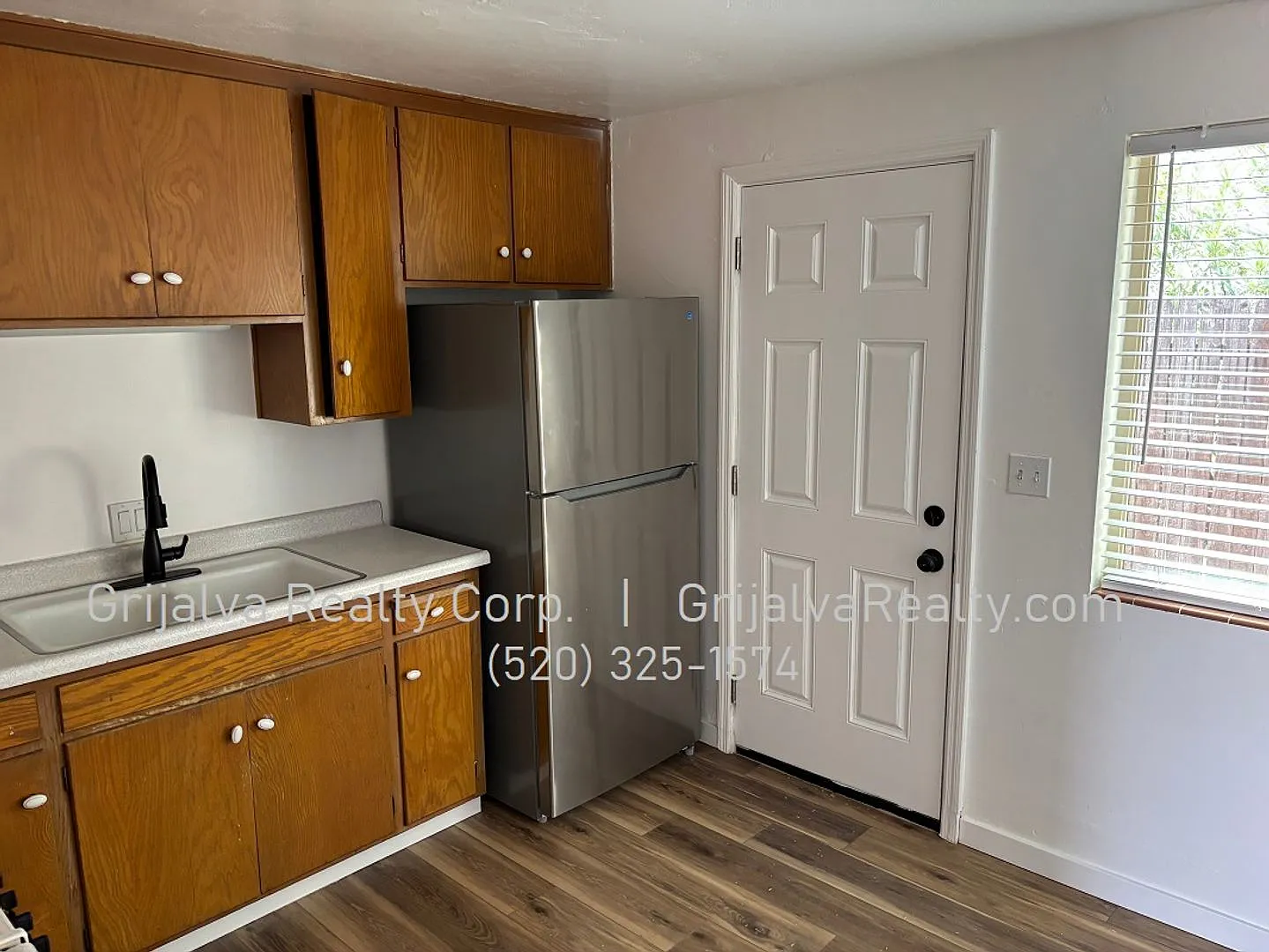 2536 Columbus — Photo 4