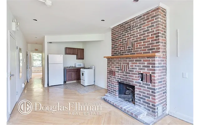 Rented by Douglas Elliman | media 35