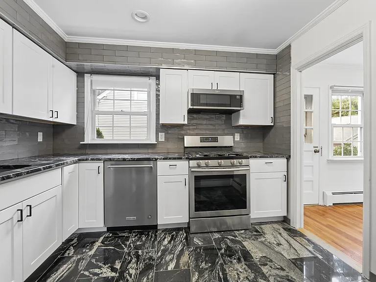 81 Cortlandt Pl — Photo 5