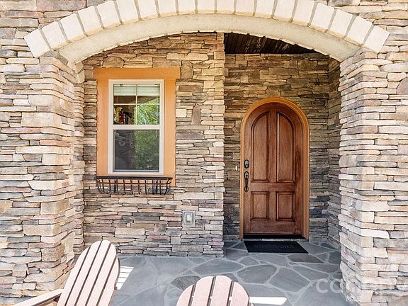 5th image of 39 Tudor Way
