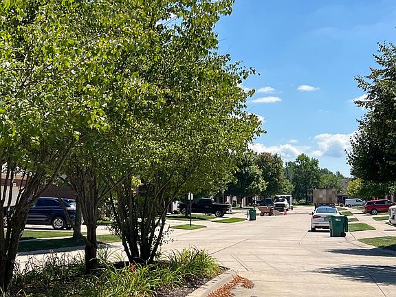 4th image of 19260 Heiden Dr
