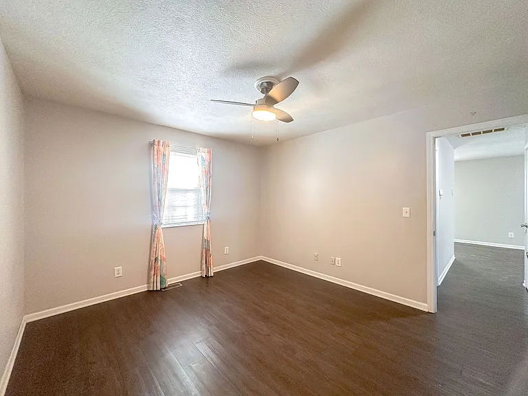1326 S Elizabeth St — Photo 10