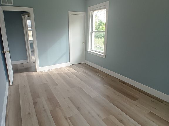 3rd image of 2417B Lasalle St #2417