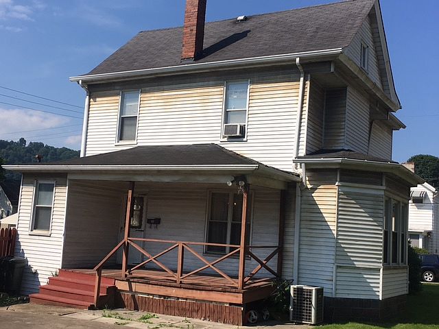 2nd image of 120 Hartrey St