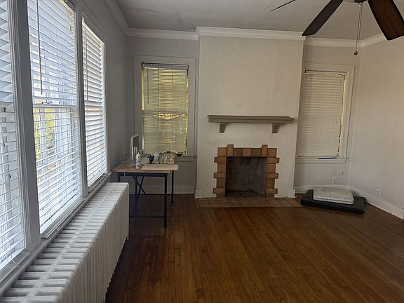 3rd image of 930 N Idlewild St
