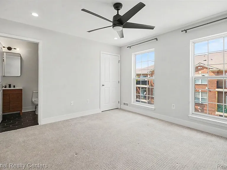 20304 Boardwalk Blvd — Photo 14