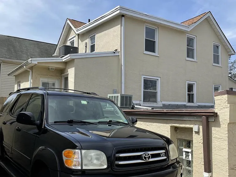 201 Simpson Rd — Photo 3