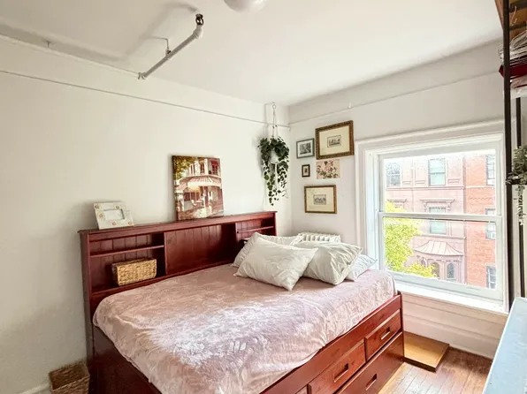 7 Montague Terrace image 3 of 10