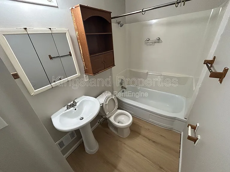 10128 Cloverdale Dr — Photo 5