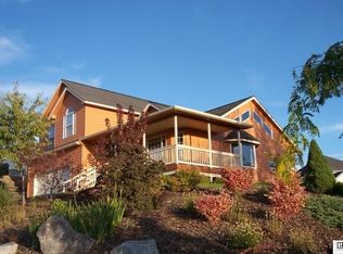 1827 Rolling Hills Dr, Moscow, ID 83843