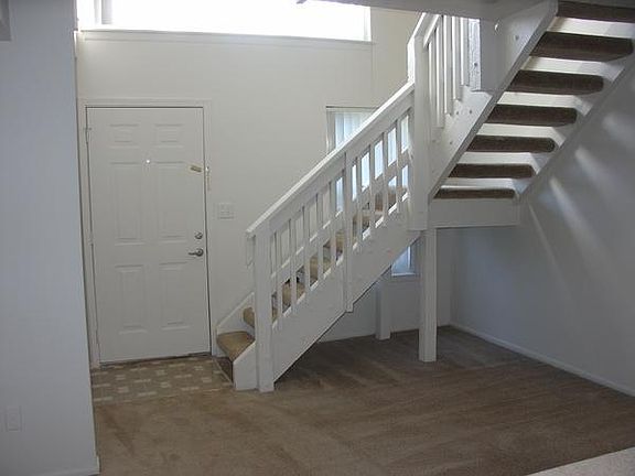 5th image of 8419 Chatsworth Ct