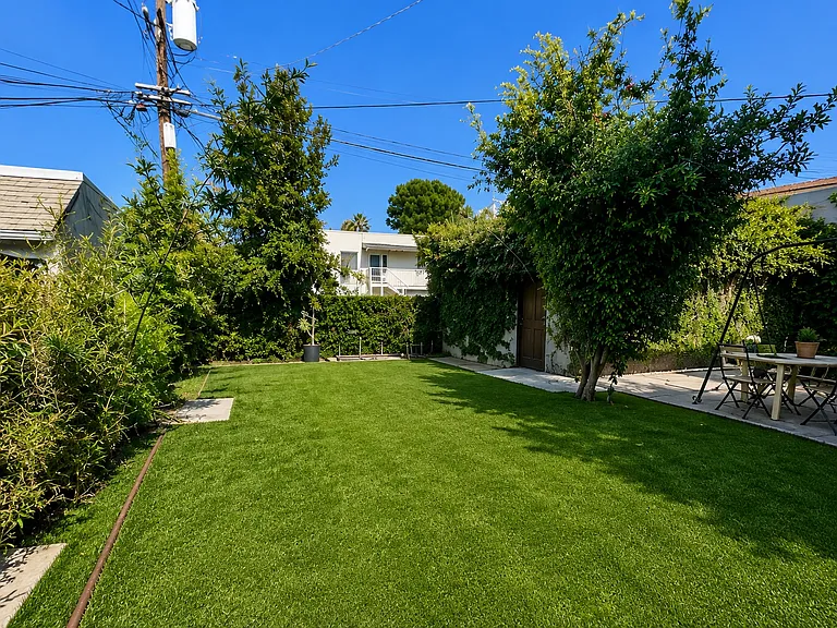 1452 S Sherbourne Dr — Photo 45