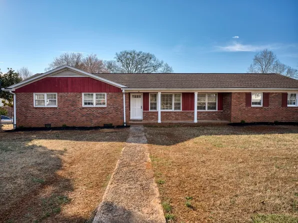 15 Mistletoe Dr, Greenville, SC 29617