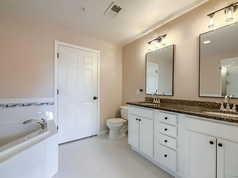 1727 N Pearl St #204 — Photo 6