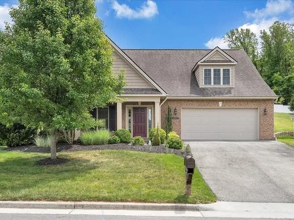 5897 Monet Dr, Roanoke, VA 24018