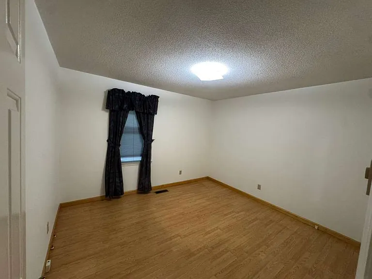 4221 Valley Cir — Photo 15
