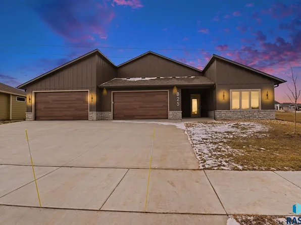 825 N Sylvan Dr, Sioux Falls, SD 57110