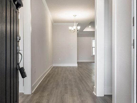 5th image of 718 Canary Ct