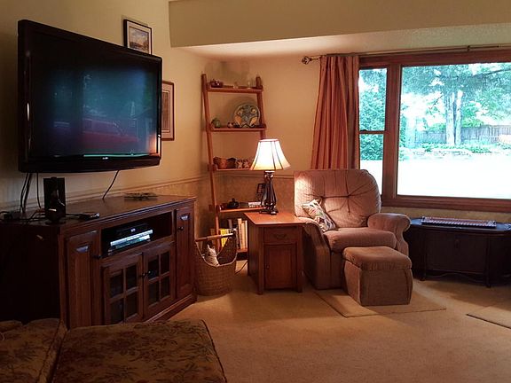 4th image of 76 Evergreen Dr