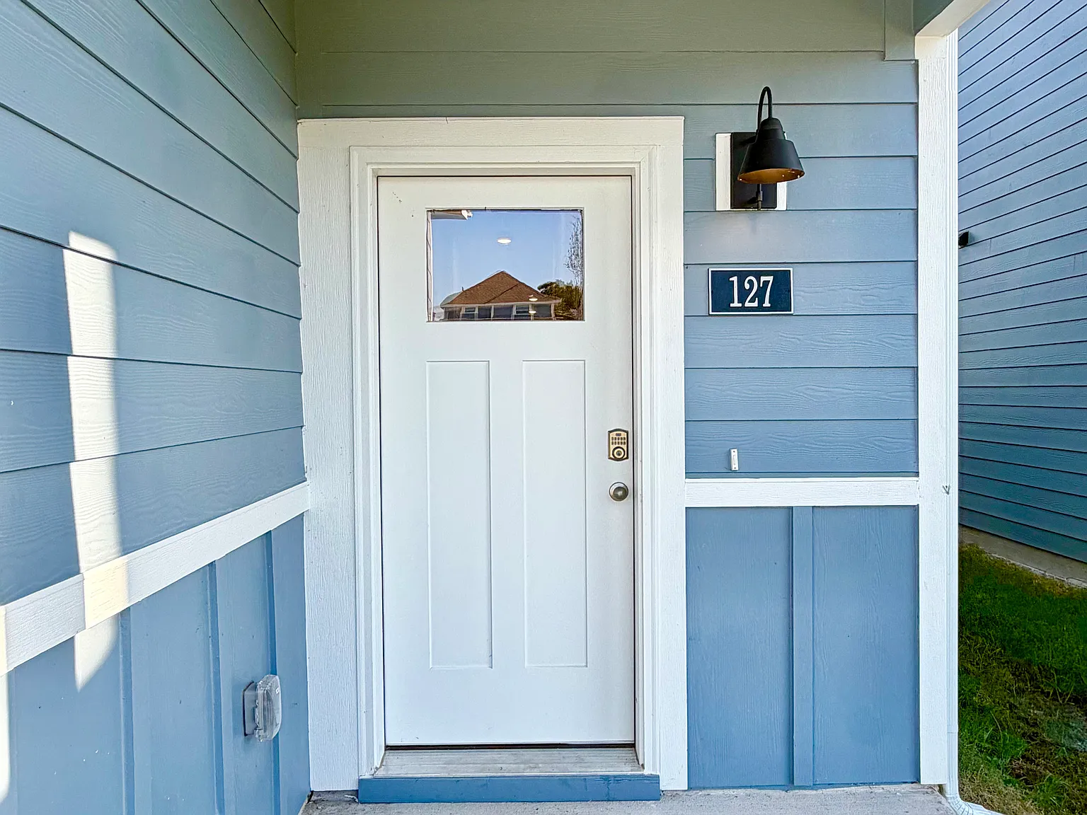 127 Cedar Ct — Photo 2