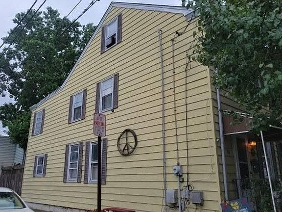 3rd image of 63 Mary St