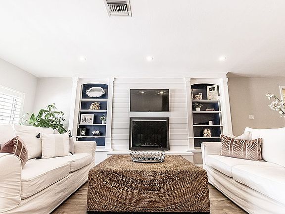 5th image of 1251 Sunbury Dr