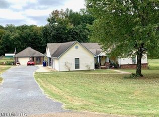 5660 Jordan Dr, Horn Lake, MS 38637