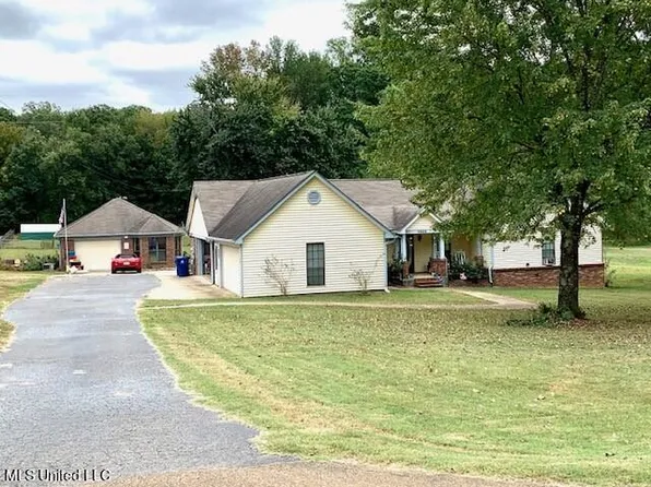 5660 Jordan Dr, Horn Lake, MS 38637