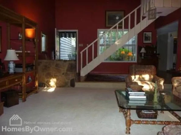 1637 Shadowmoss Ln, Germantown, TN 38138