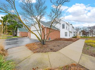 108 Hampton Blvd, Lake Bluff, IL 60044