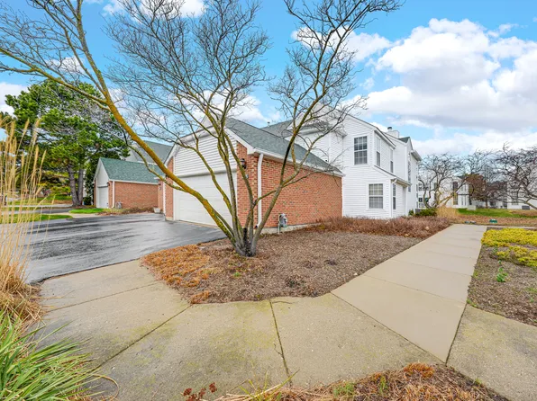 108 Hampton Blvd, Lake Bluff, IL 60044